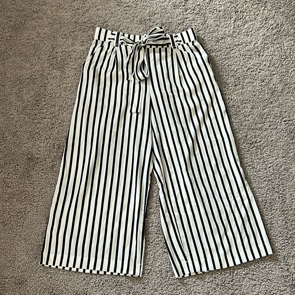 EUC Zara White Black Striped Wide-Leg Pants Medium - Picture 2 of 11